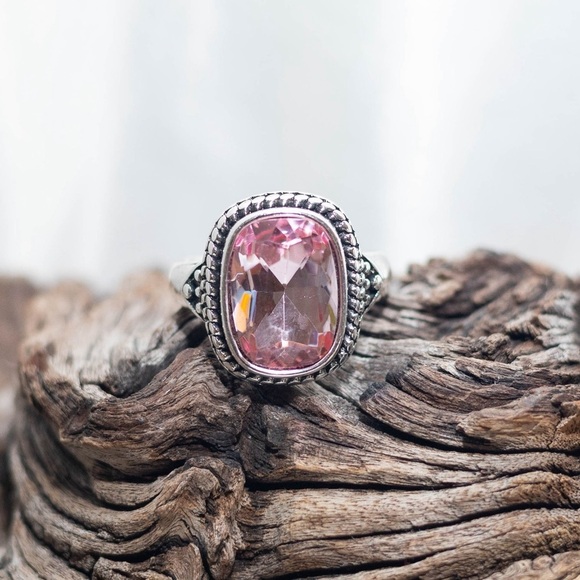 ✨Sundance Viken Antiqued Silver Pink Stone Ring - Picture 2 of 8